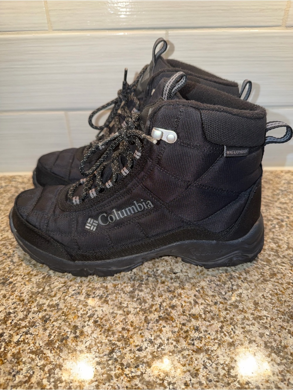 Columbia Black Insulated Lace-Up Hiking Boots